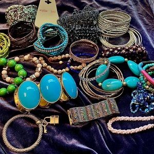 Pre-owned mixed costume bracelet lot